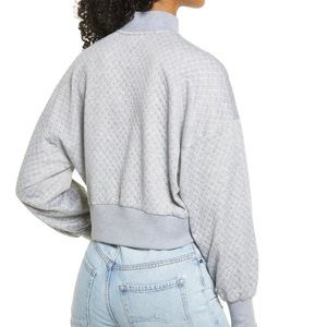 NWT Socialite Grey Textured Mock Neck Pullover M